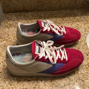 Brooks women’s casual retro sneakers